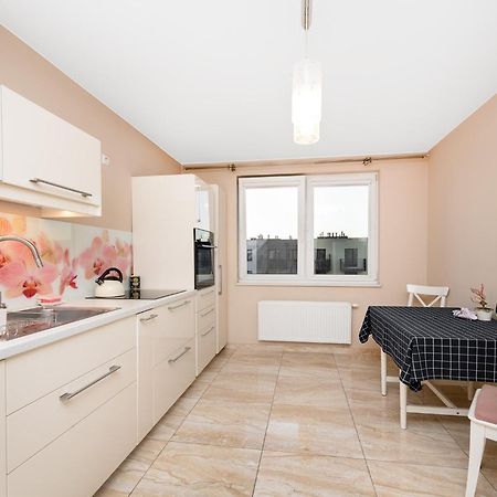 Cozy Corner: Apartment With Wifi And Private Balcony Wrocław Buitenkant foto