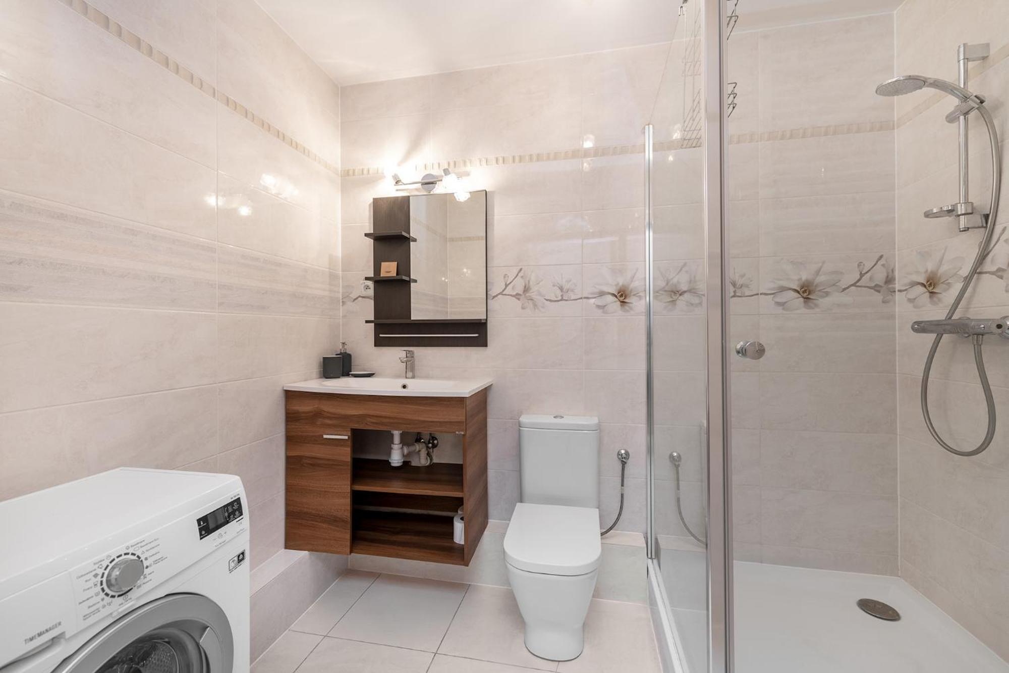Cozy Corner: Apartment With Wifi And Private Balcony Wrocław Buitenkant foto